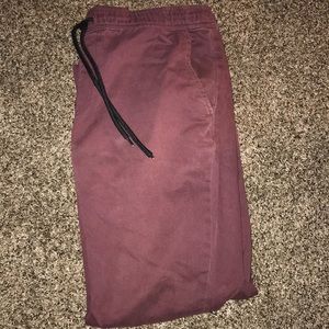 Men’s maroon joggers